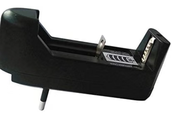 1 slot 18650 battery charger with wall plug